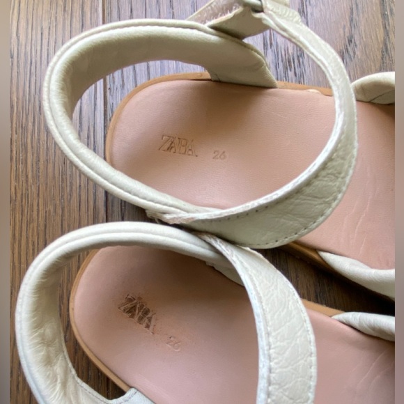 Zara girls sandal - size 26 EU, 9.5 US - Picture 6 of 8